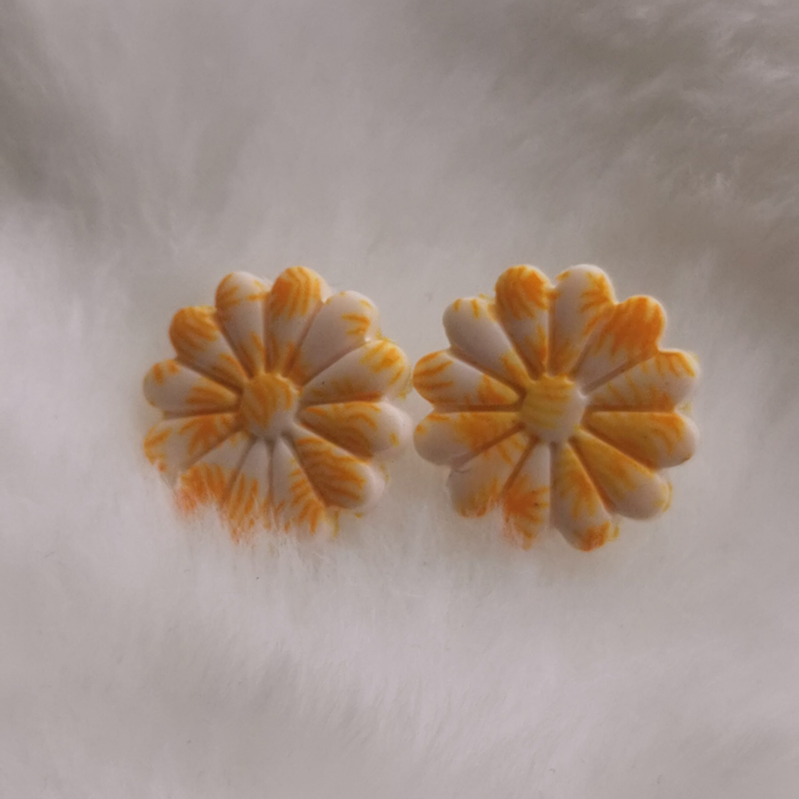 Boucles d'oreilles puces